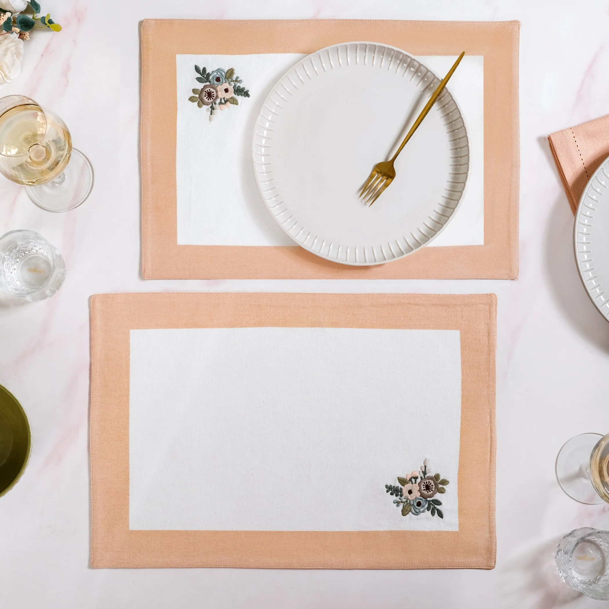 Ventosa Complete Table Linen Set With Mats Napkins Runner And Table Cloth In Peach - Image 6