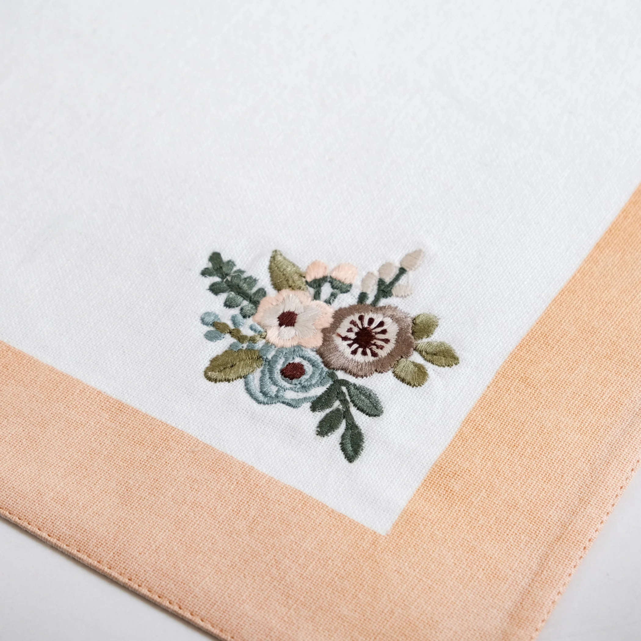 Ventosa Complete Table Linen Set With Mats Napkins Runner And Table Cloth In Peach - Image 8