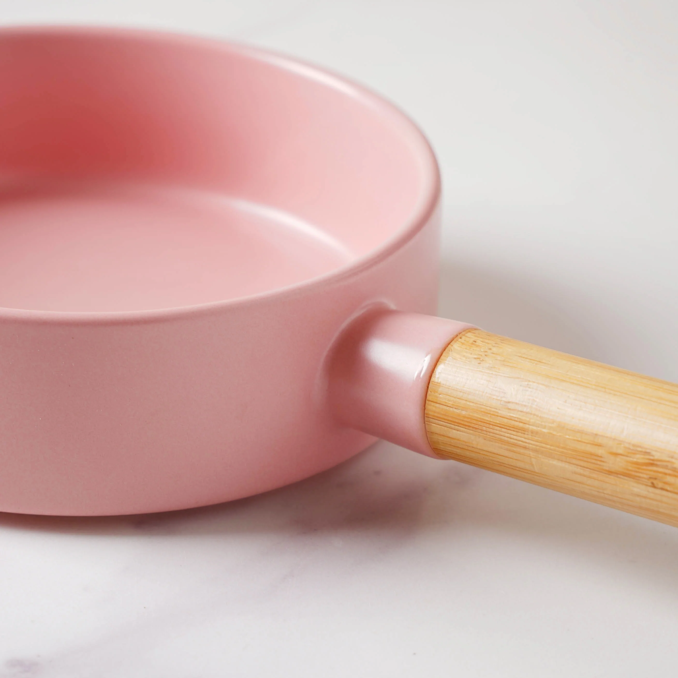 Very Berry Baking Pan With Handle - Image 7