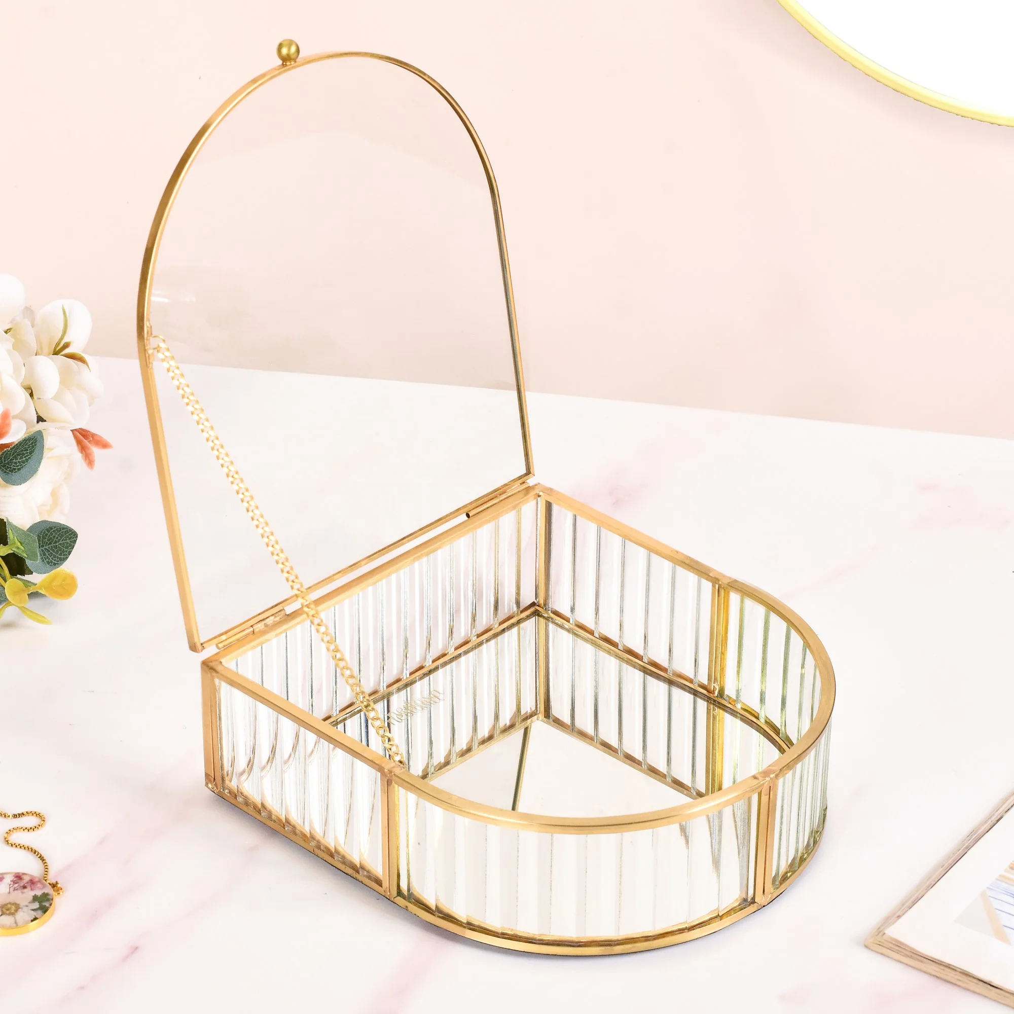 Vintage Gold Glass Jewellery Box - Image 9