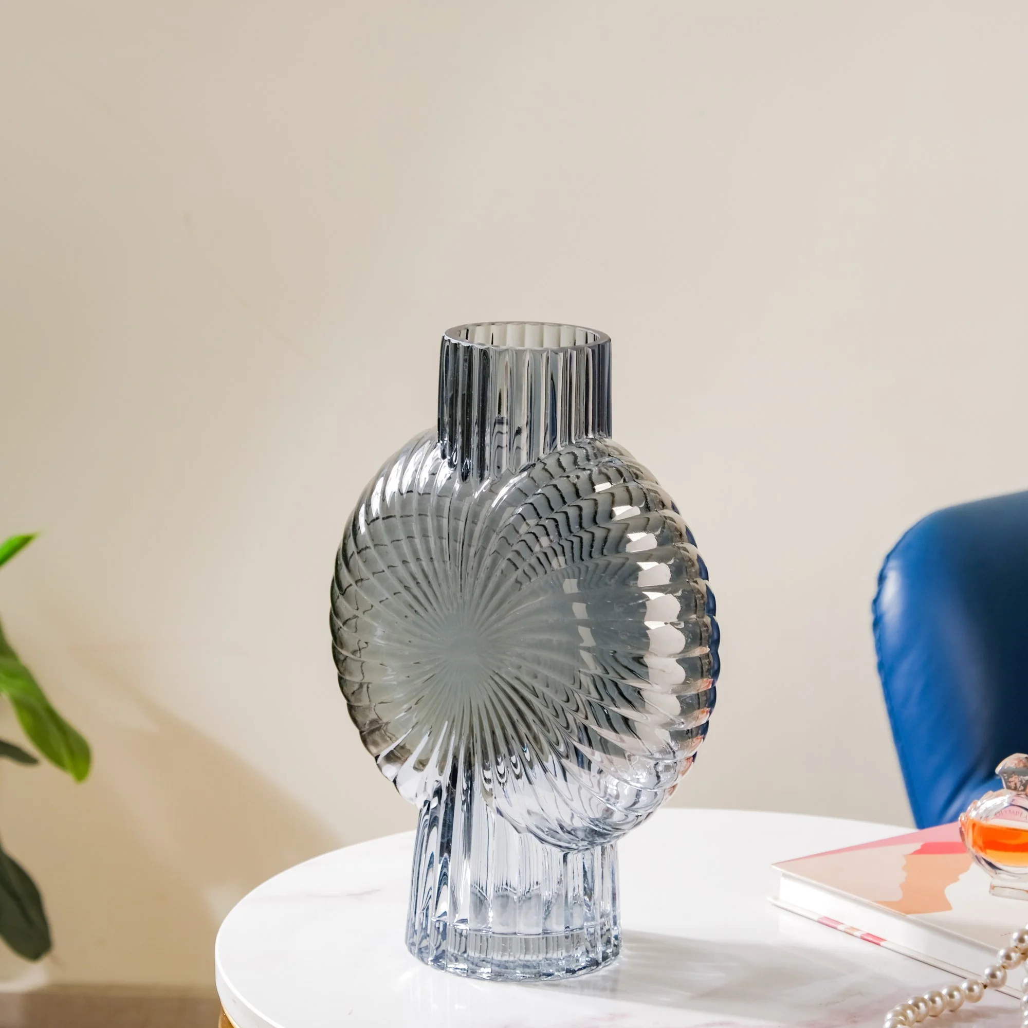 Vortex Glass Vase Grey - Image 3