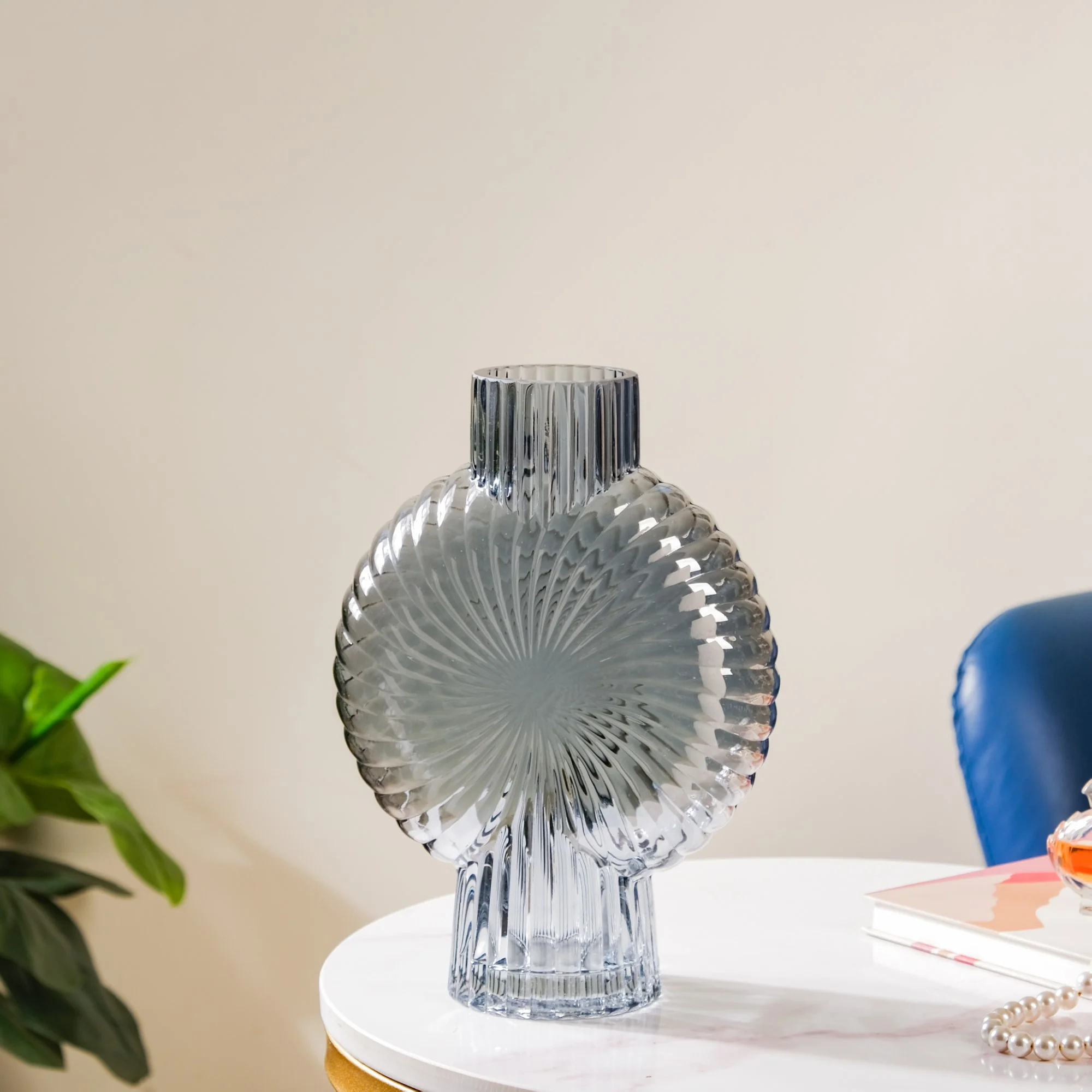 Vortex Glass Vase Grey - Image 7