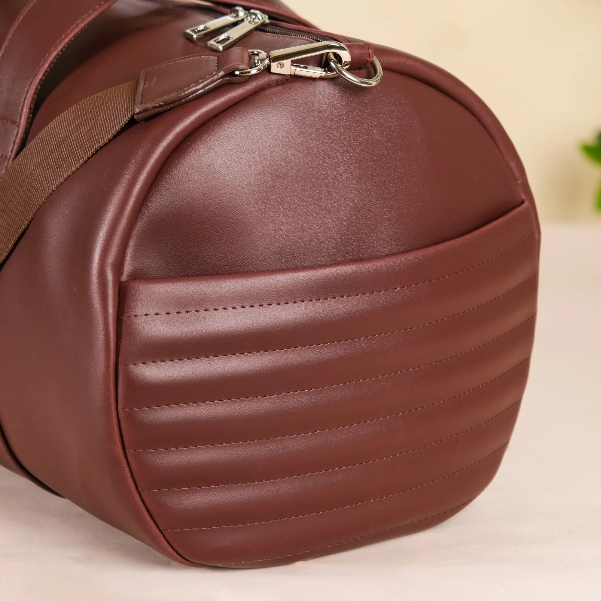 Wanderlust Duffle Bag Brown Large 17x9 Inch - Image 15