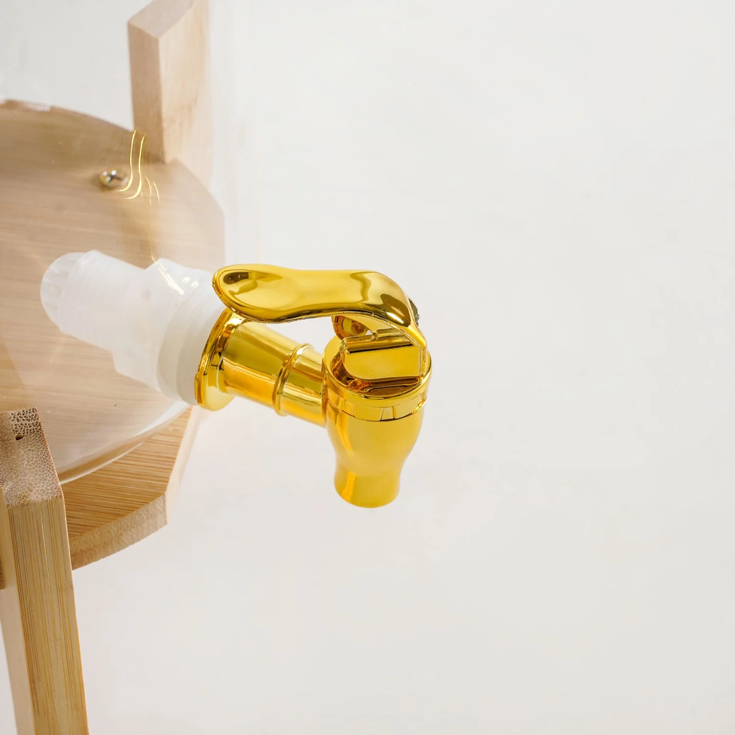 Water Dispenser With Bamboo Stand 2600ml - Image 6