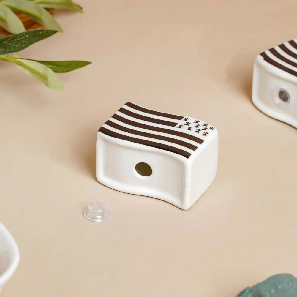 Wavy Ceramic Salt And Pepper Shakers Set Black And White - Image 7