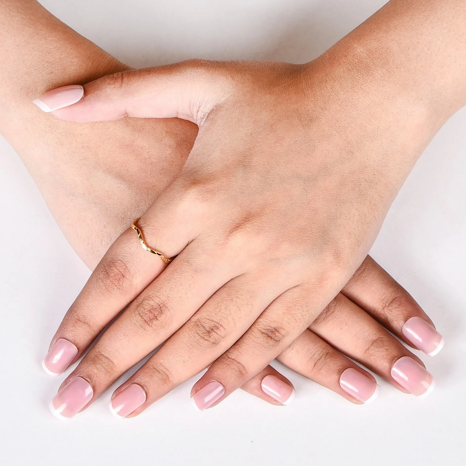 Wavy Minimal Gold Ring - Image 2
