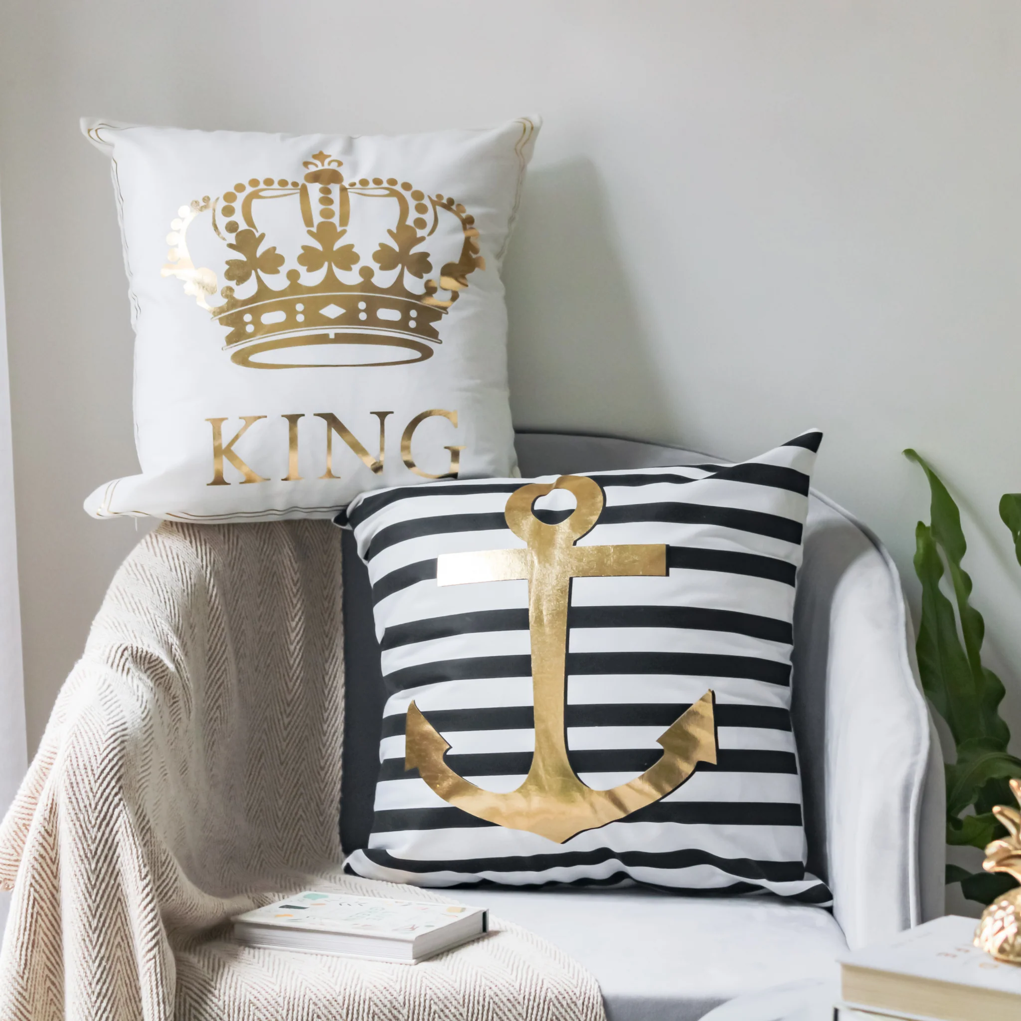 White and Gold Pillow Case - Image 6