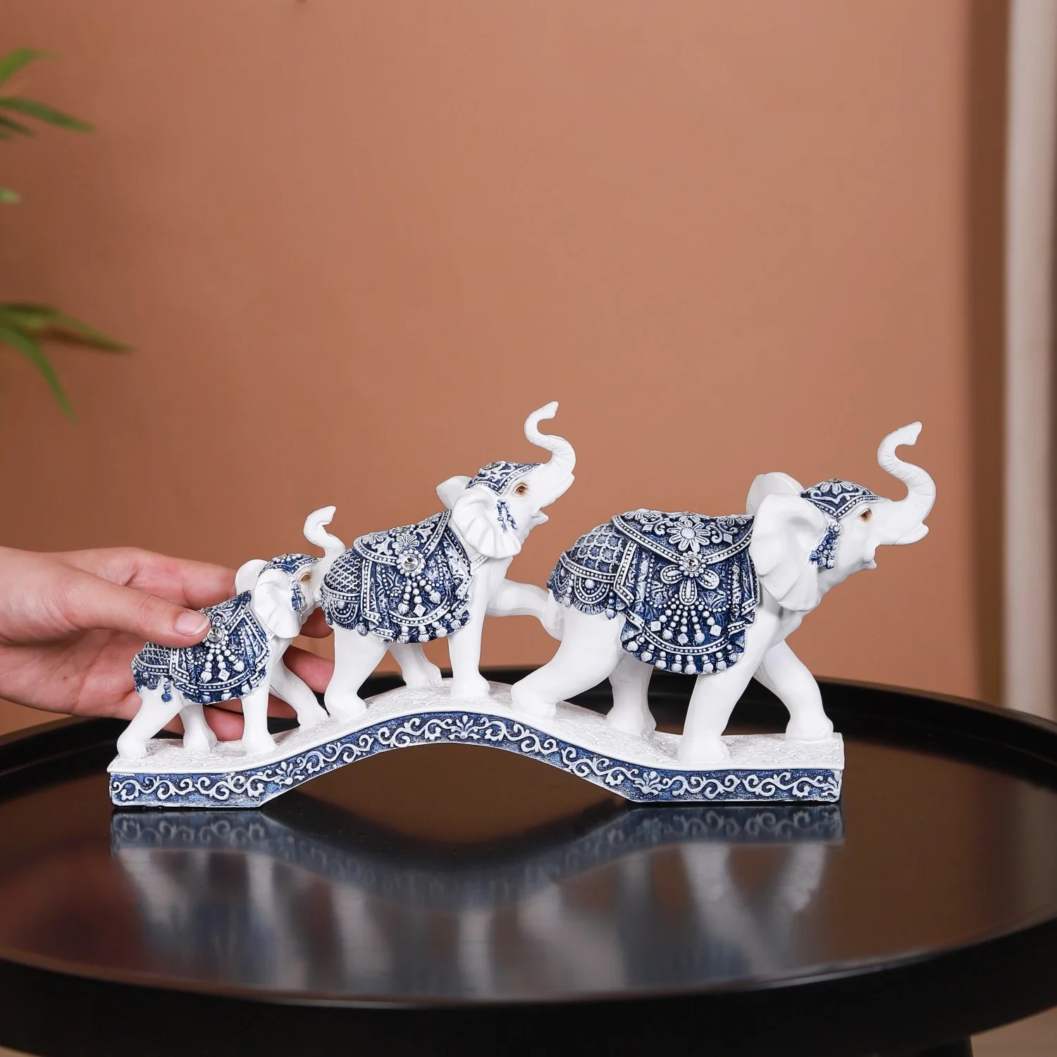 White Elephant Family Showpiece - Image 3