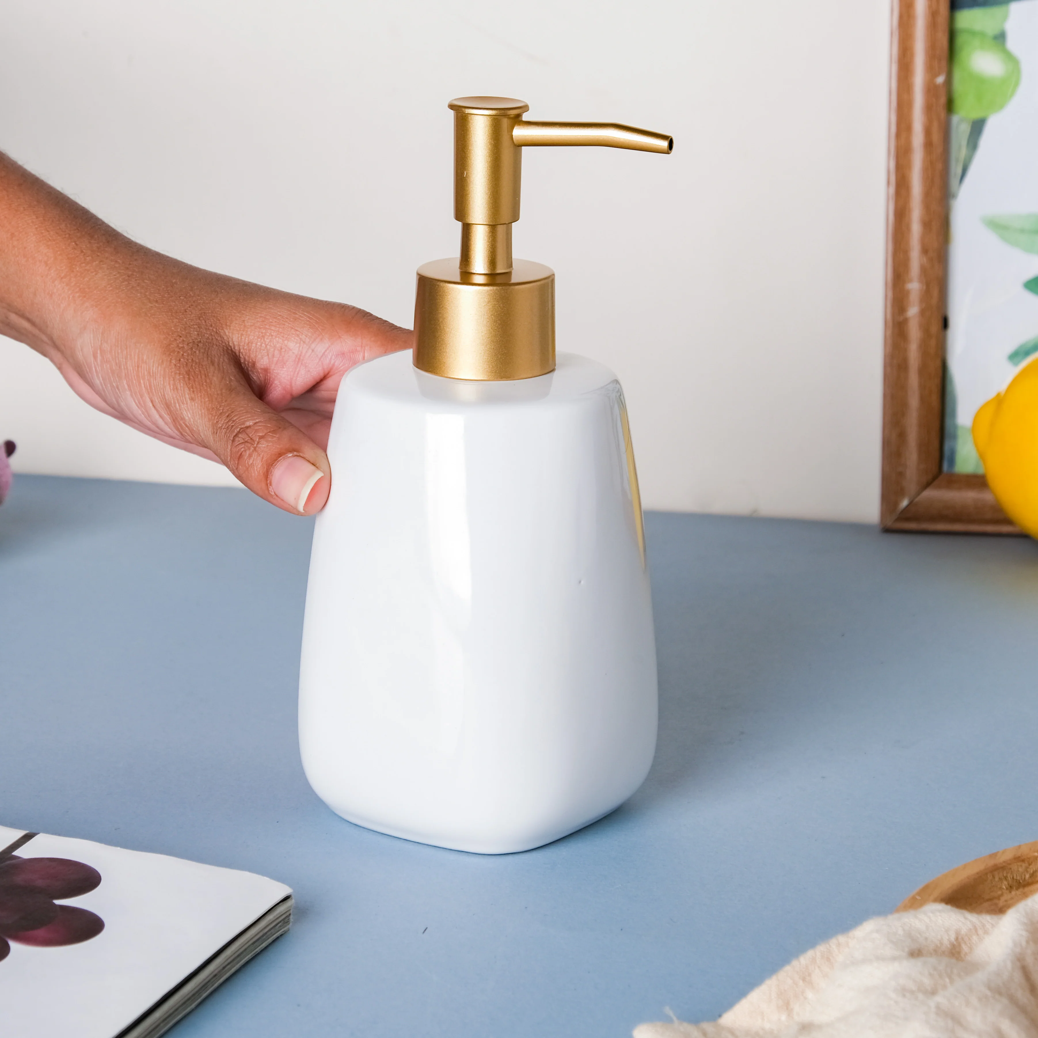 White Fancy Lotion Pump Bottle - Image 2