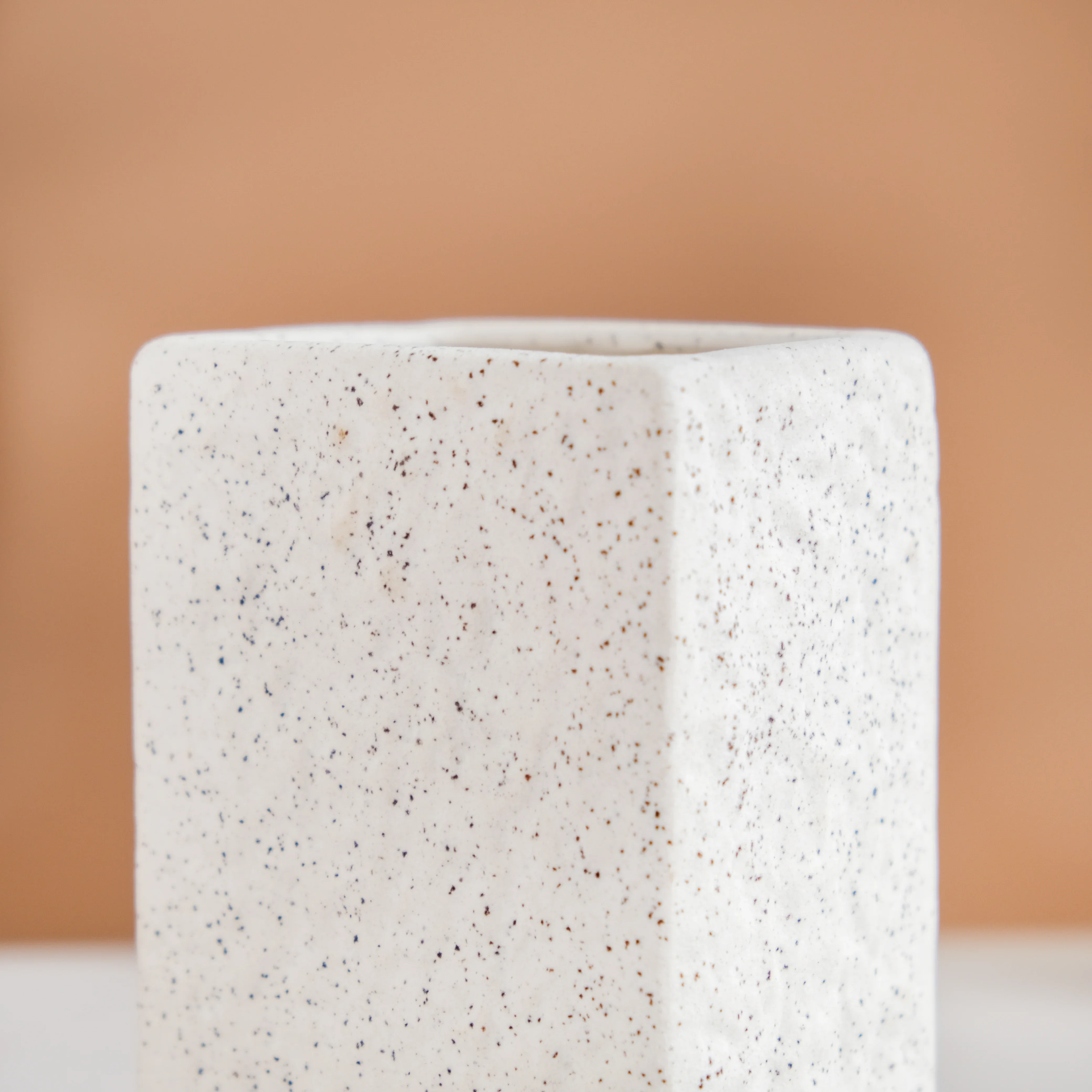 White Stone Bathroom Accessories Set Of 3 - Image 12