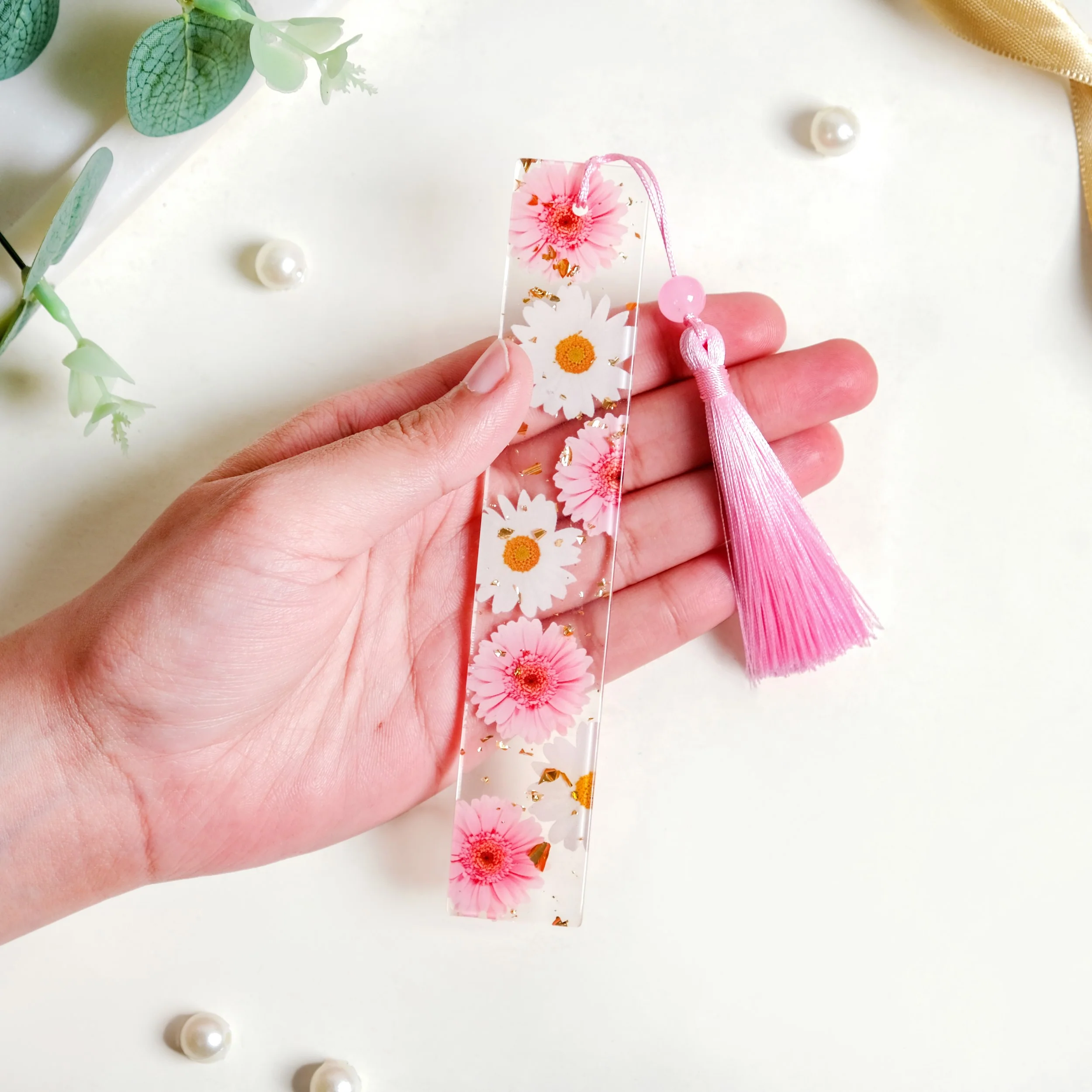 Wild Daisy Resin Bookmark With Pink Tassel - Image 3