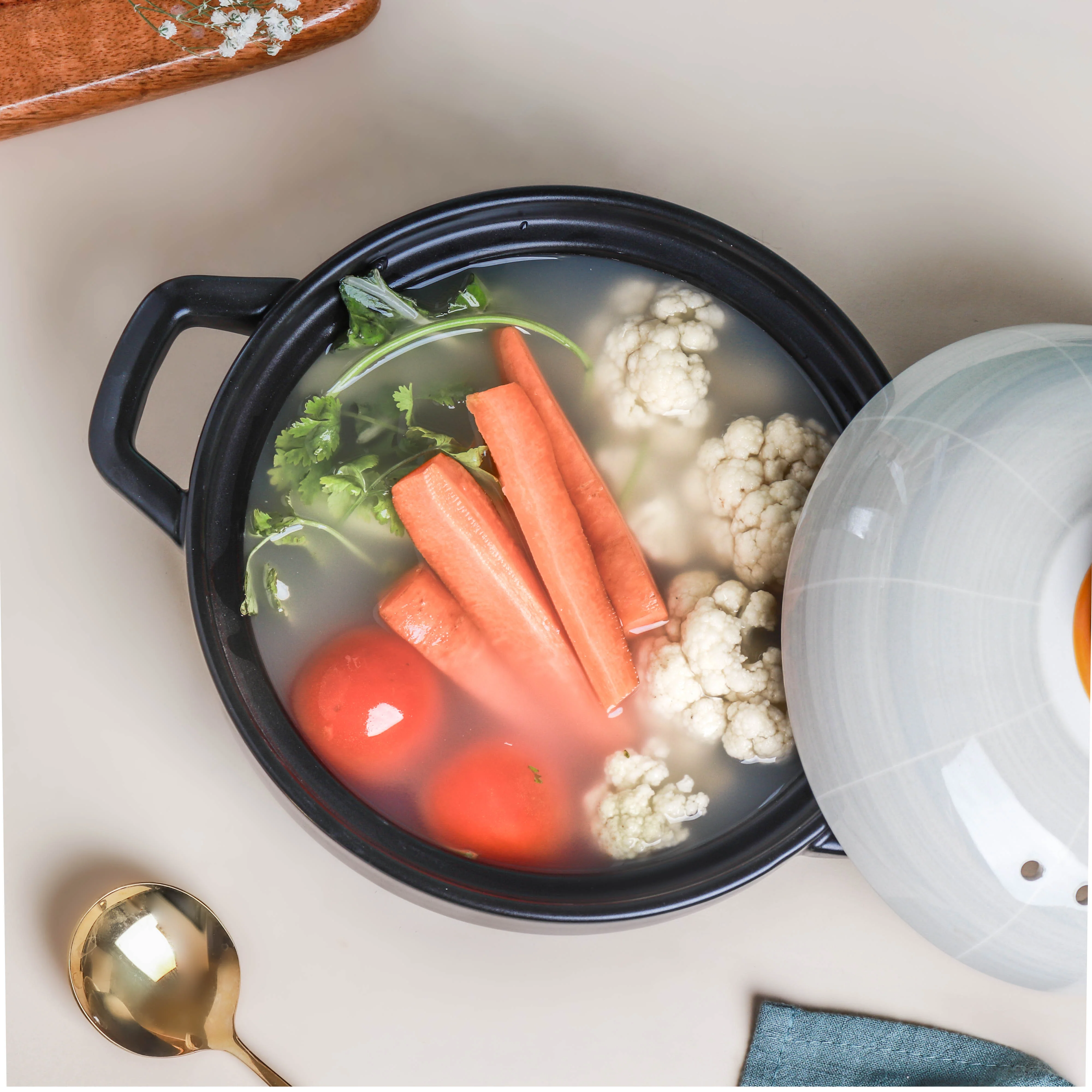 Willow Shallow Cooking Pot Ecru - Image 4