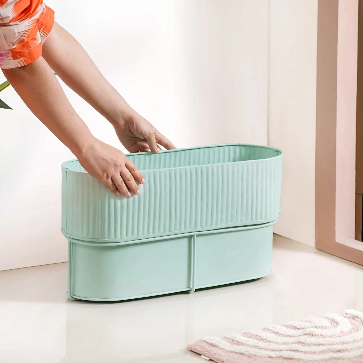 Window Box Planter With Stand Mint - Image 2