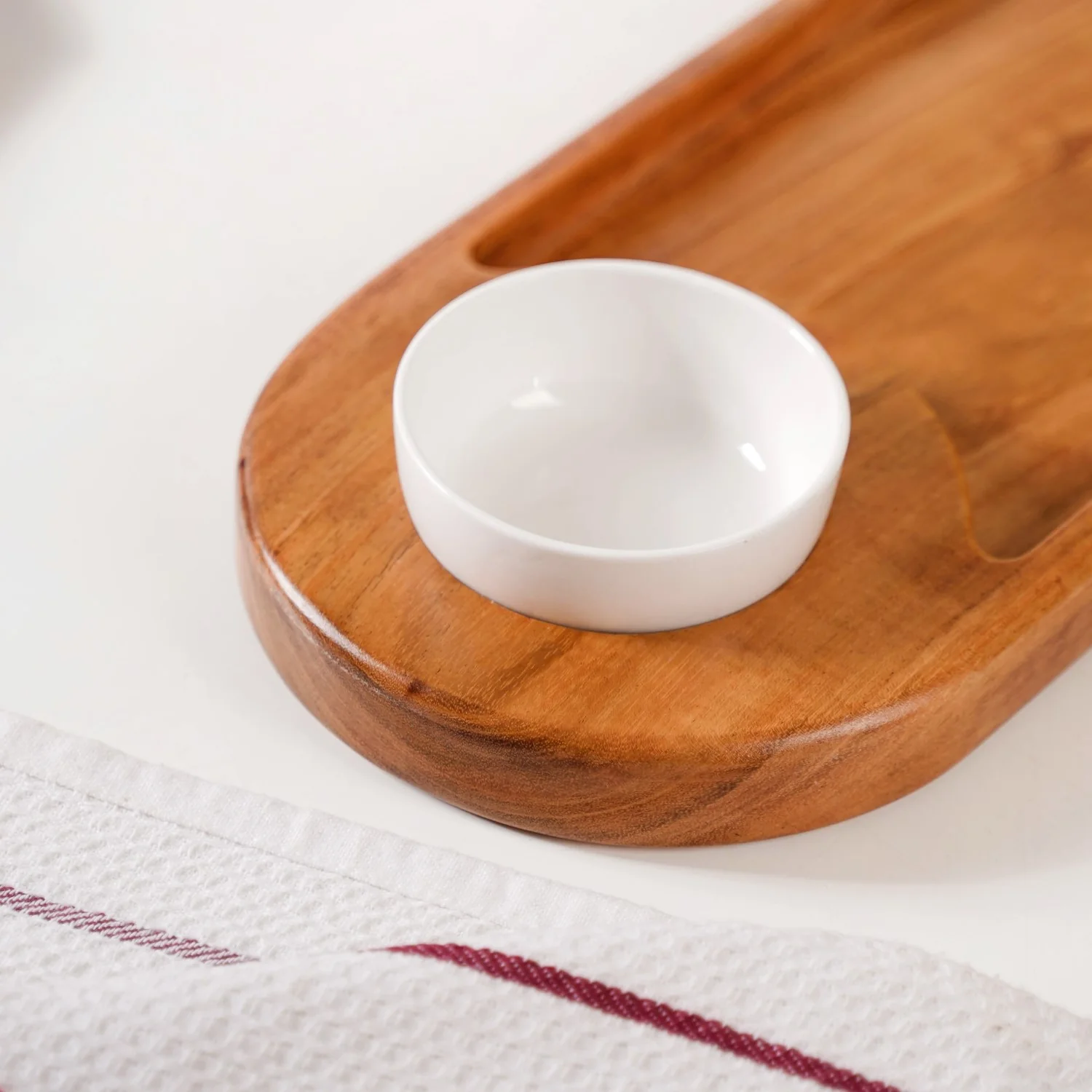 Wooden Snack Platter With Dip Bowls - Image 8