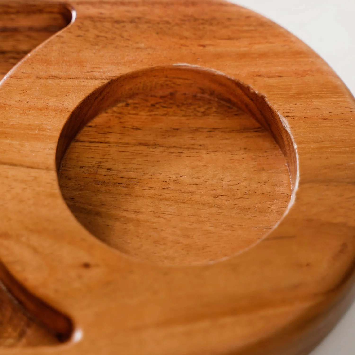 Wooden Snack Platter With Dip Bowls - Image 9