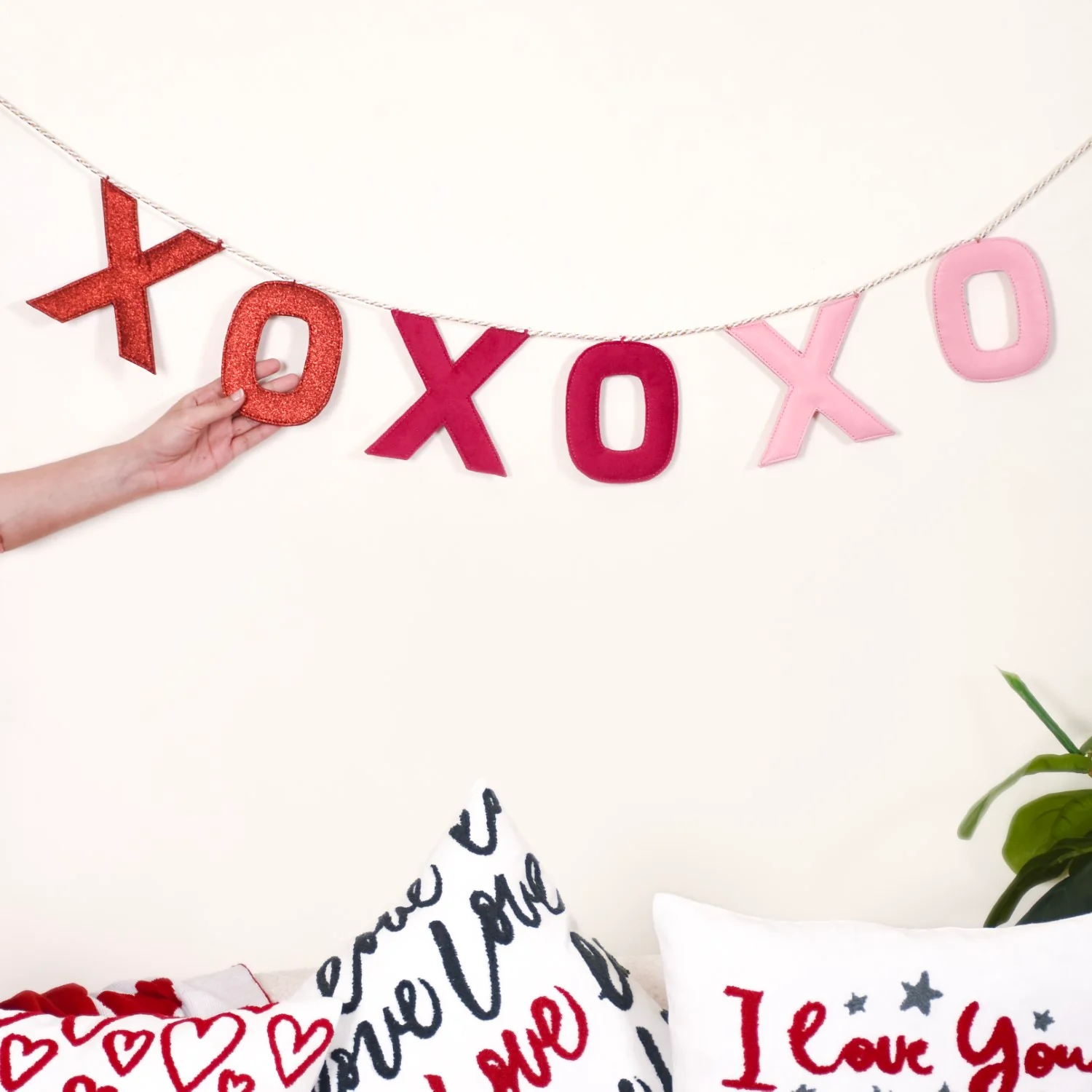 XOXO Ombre Bunting For Wall Decoration Multicolour 78 Inch - Image 2
