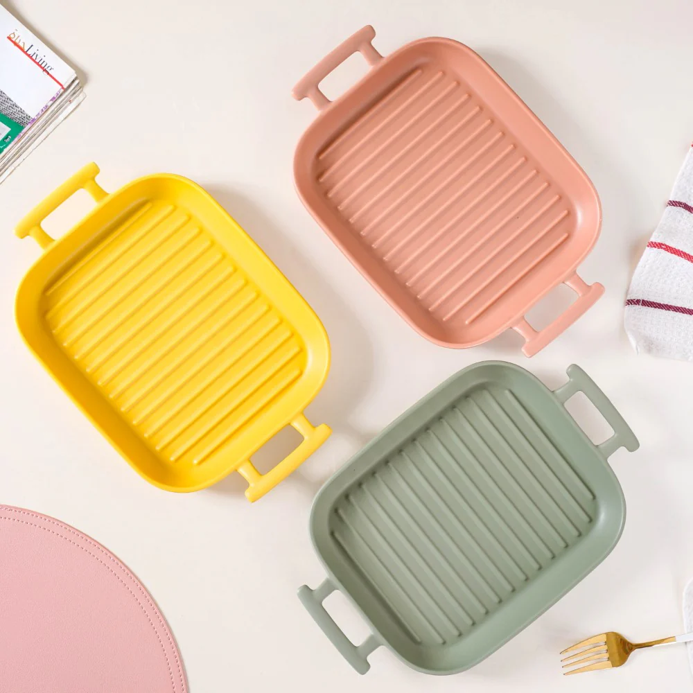 Baking Plate with Handle - Image 3