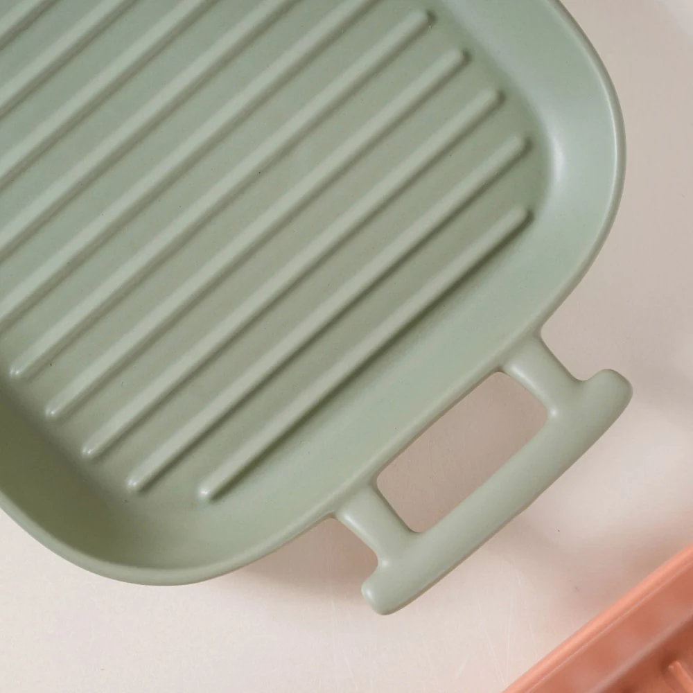 Baking Plate with Handle - Image 9