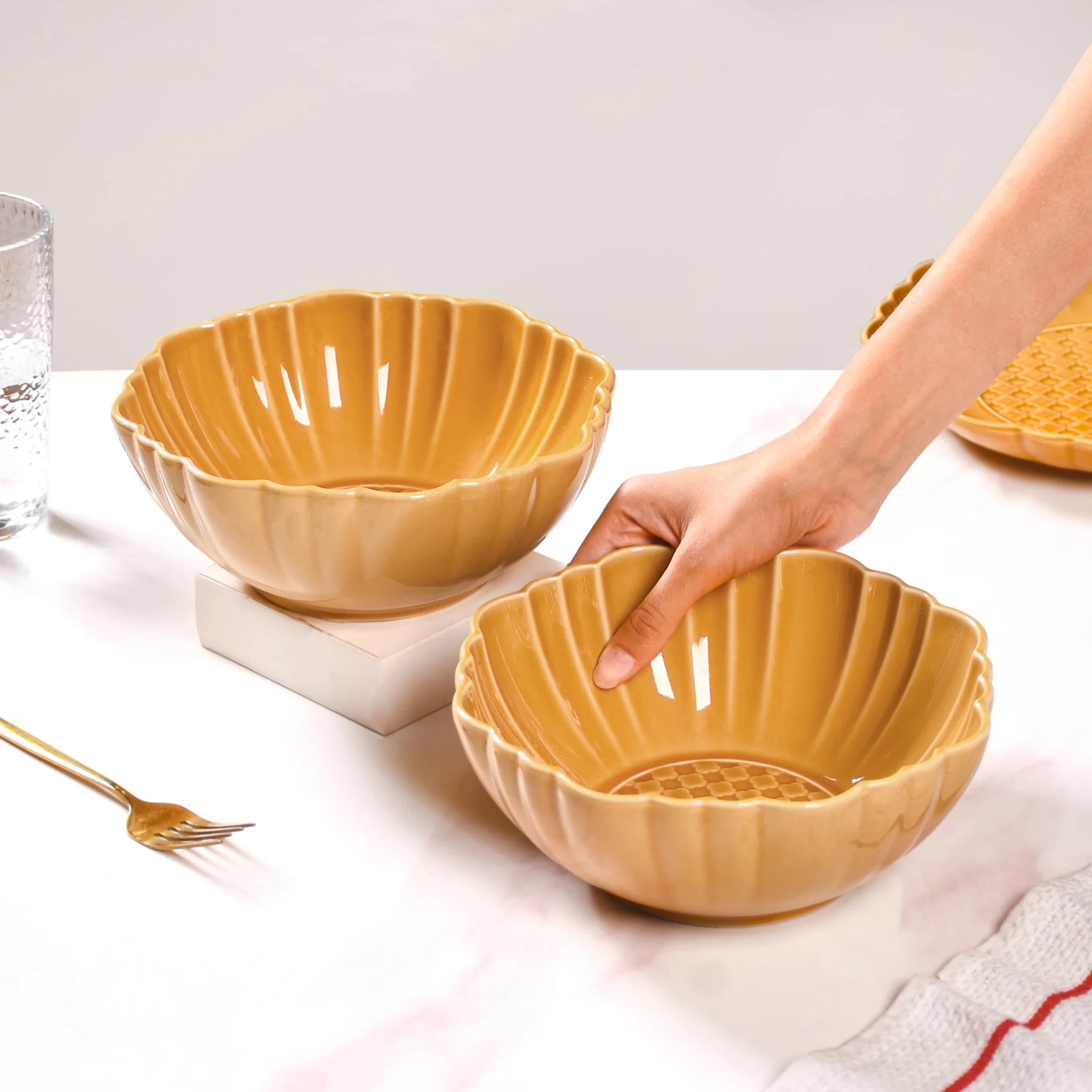 Yellow Ochre Serving Bowl Set Of 2 1200ml - Image 2